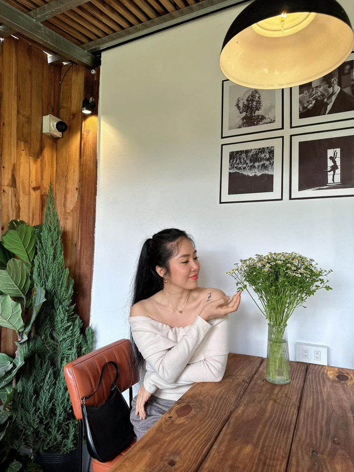 Lê Phương dành thời gian cho bản thân và gia đình, bạn bè sau những ngày bận rộn tập trung cho công việc.