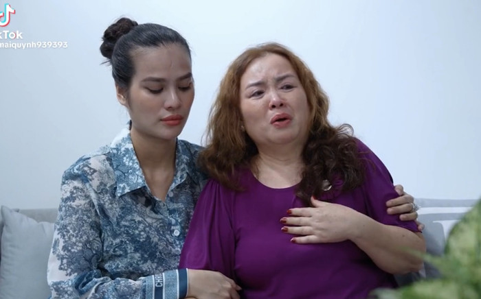 Mẹ chuyên gia make-up nổi tiếng Vbiz qua đời ở tuổi 37 bật khóc, lên clip đính chính về chuyện quyên góp Ảnh 2