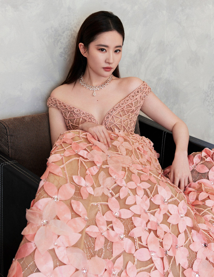 10 mỹ nhân đẹp nhất showbiz Hoa ngữ hiện nay: Địch Lệ Nhiệt Ba – Dương Mịch vẫn xếp sau người này Ảnh 1