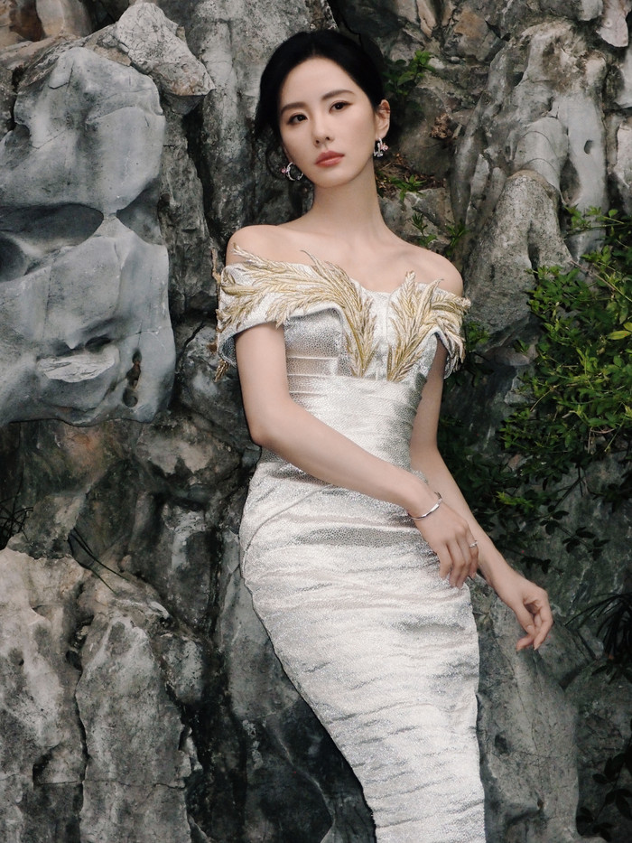 10 mỹ nhân đẹp nhất showbiz Hoa ngữ hiện nay: Địch Lệ Nhiệt Ba – Dương Mịch vẫn xếp sau người này Ảnh 3