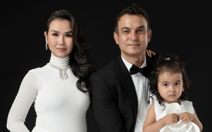 Võ Hạ Trâm được chồng quan tâm, chăm sóc hết lòng khi mang bầu lần hai. Ảnh: FBNV