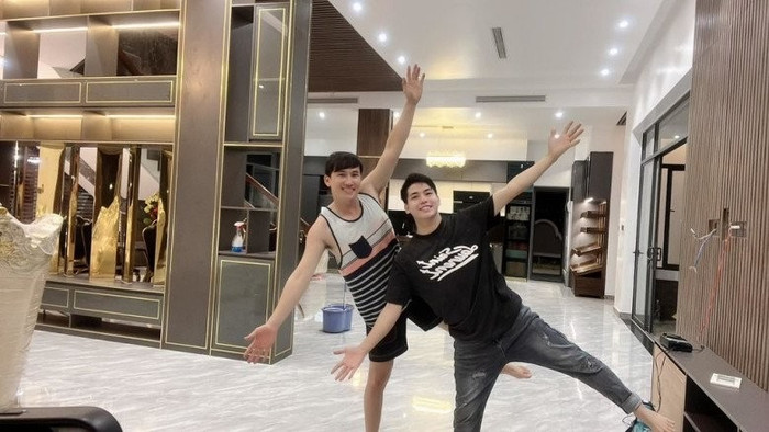 Nội thất bên trong được thiết kế khá xịn xò.