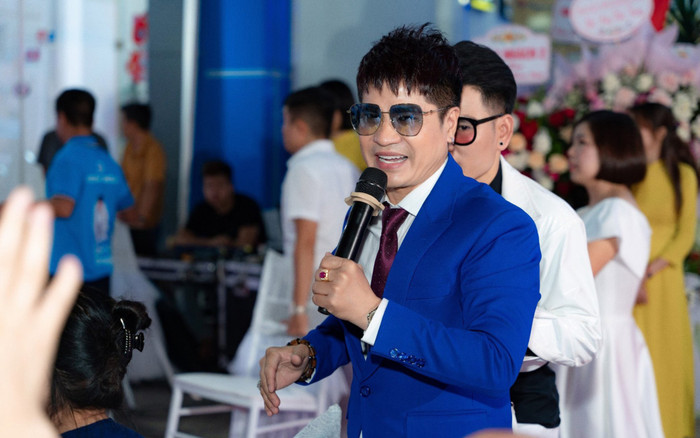 Nam ca sĩ từng làm nhân viên tiếp thị nay cuộc sống thay đổi Ảnh 2