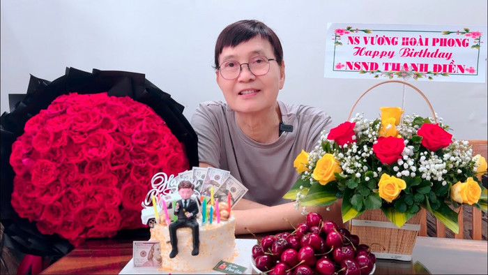 NSND Thanh Điền đón tuổi mới đầy ấm áp.