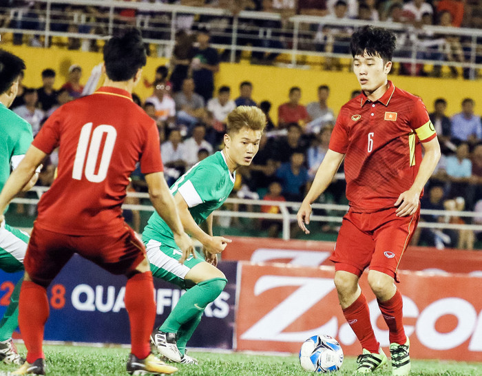 Tiền vệ Lương Xuân Trường từng có xuất phát điểm đầy thuận lợi để phát triển sự nghiệp.