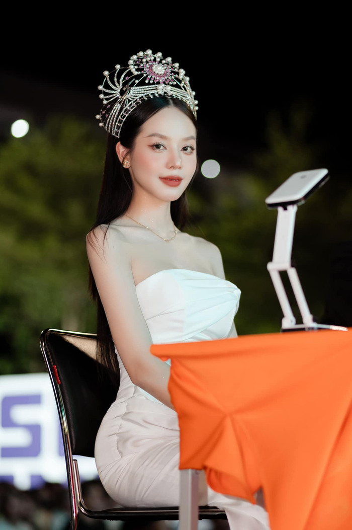 Hoa hậu Thanh Thủy là Hoa hậu chính thống của Việt Nam được cử đến Miss International.
