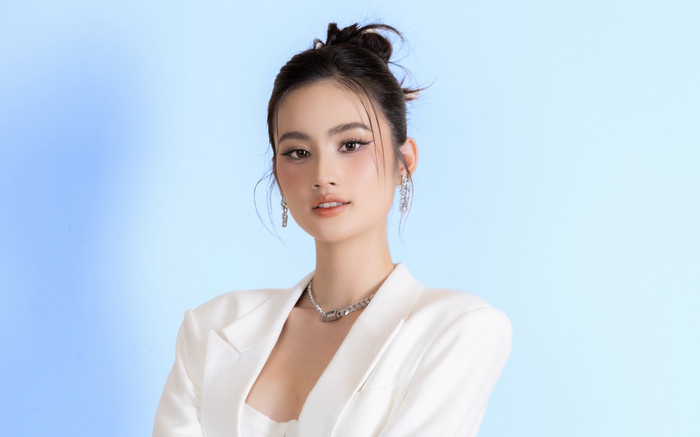 Đẹp khen - Xấu chê: Hoa hậu Ý Nhi thanh lịch, Trương Ngọc Ánh diện váy khoe chân dài Ảnh 2