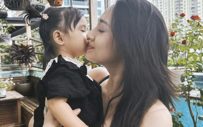 Bảo Anh từng vui mừng cho biết bé Misumi chính là điều cô lãi nhất sau nhiều năm chăm chỉ làm việc, hết mình với đam mê. Ảnh: FBNV