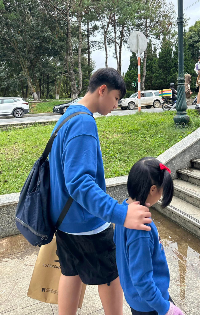 Nữ diễn viên dành thời gian cho gia đình, đưa các con đi du lịch sau khi xong dự án phim.