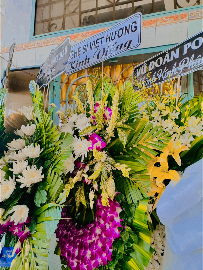 Diễn viên Gia Huy SuSu báo tin tang sự, Việt Hương và nhiều nghệ sĩ gửi lời chia buồn Ảnh 3