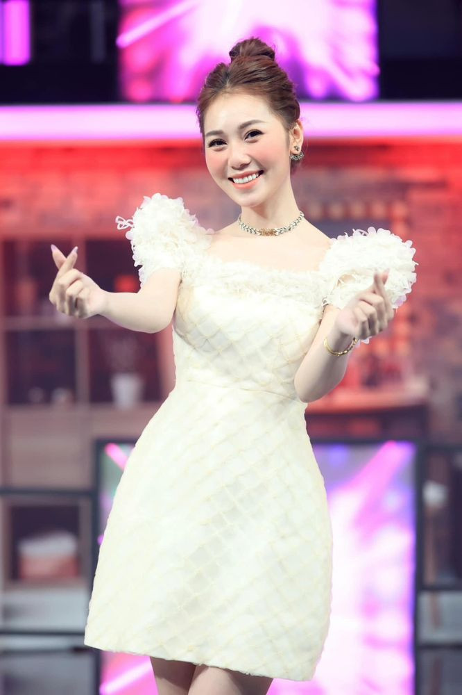 Hoàng Kim Chi: Sắc vóc chuẩn Hoa hậu nhưng hình ảnh ngoài đời thực lại gây tranh cãi Ảnh 2