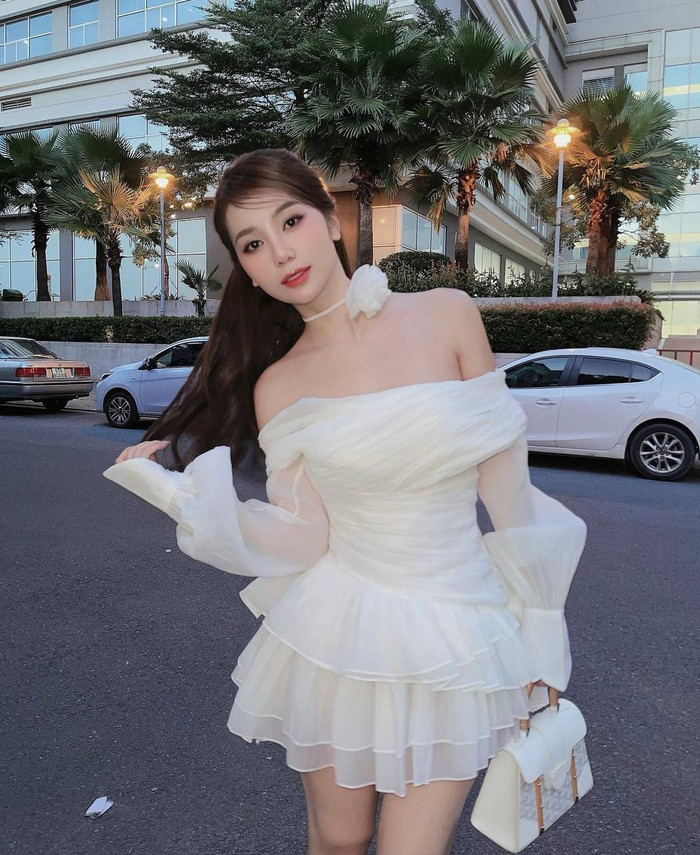 Nhan sắc lung linh của Á hậu Hoàng Kim Chi