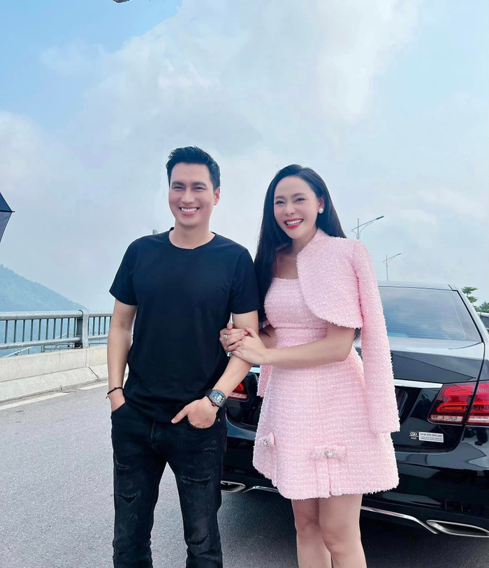 Việt Anh và Huyền Trang có mối quan hệ rất thân thiết, từng hợp tác trong nhiều tựa phim Việt giờ vàng.