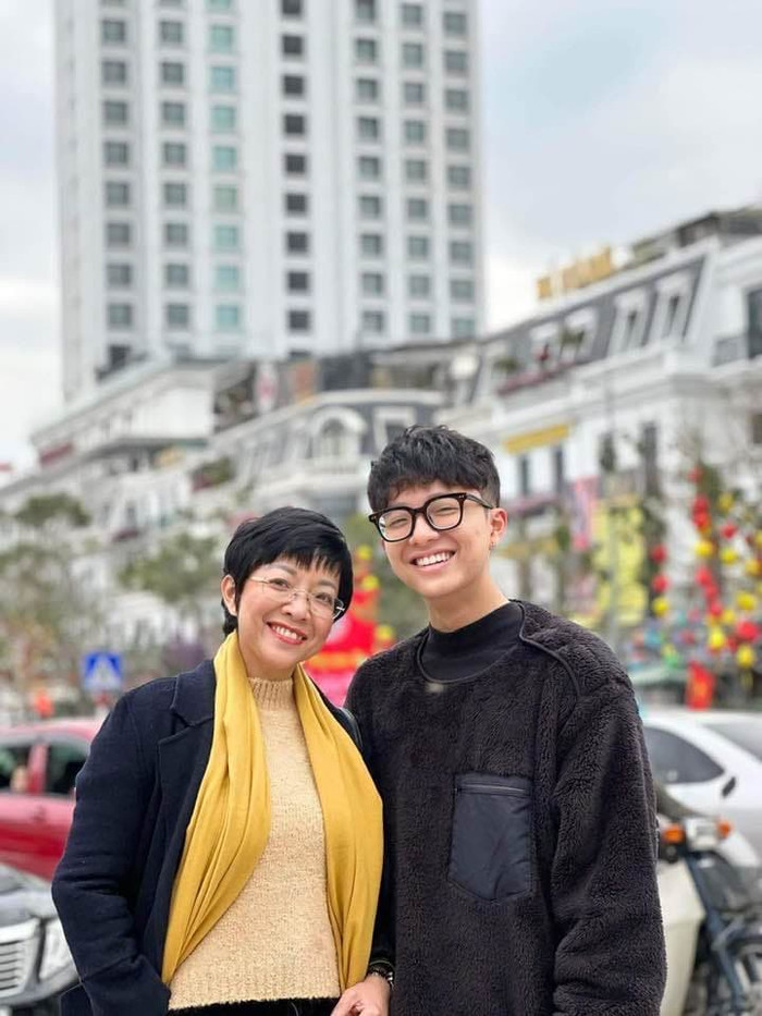 Con trai MC Thảo Vân đang là sinh viên, đỗ vào ngôi trường đúng với mong muốn của mẹ. 