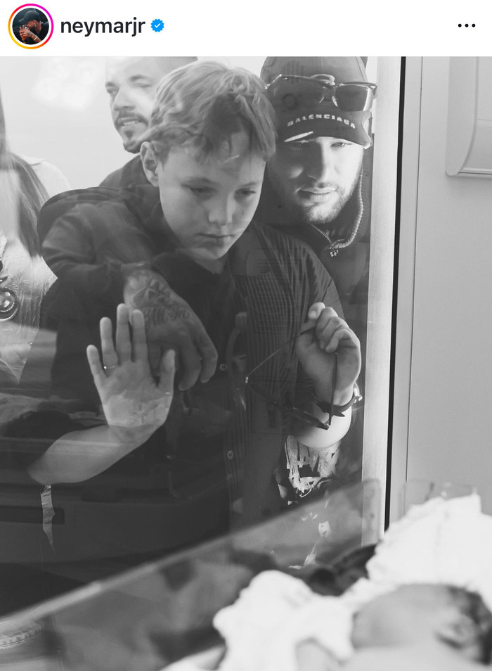 Neymar đã thông báo có con thứ ba trên Instagram. Người mẫu Amanda Kimberlly là mẹ của Helena. Ảnh: Instagram Neymar
