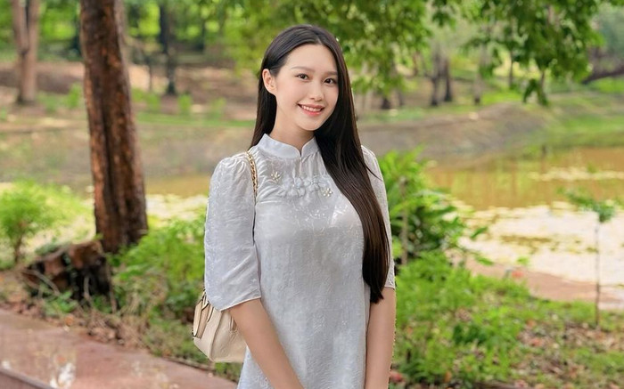 Vợ Đoàn Văn Hậu tiết lộ số cân chuẩn 'gái một con trông mòn con mắt' Ảnh 2