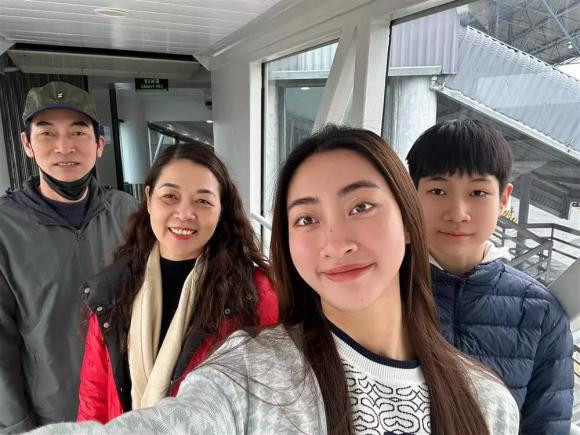 Lương Thùy Linh và em trai có mối quan hệ vô cùng thân thiết. Ảnh FBNV