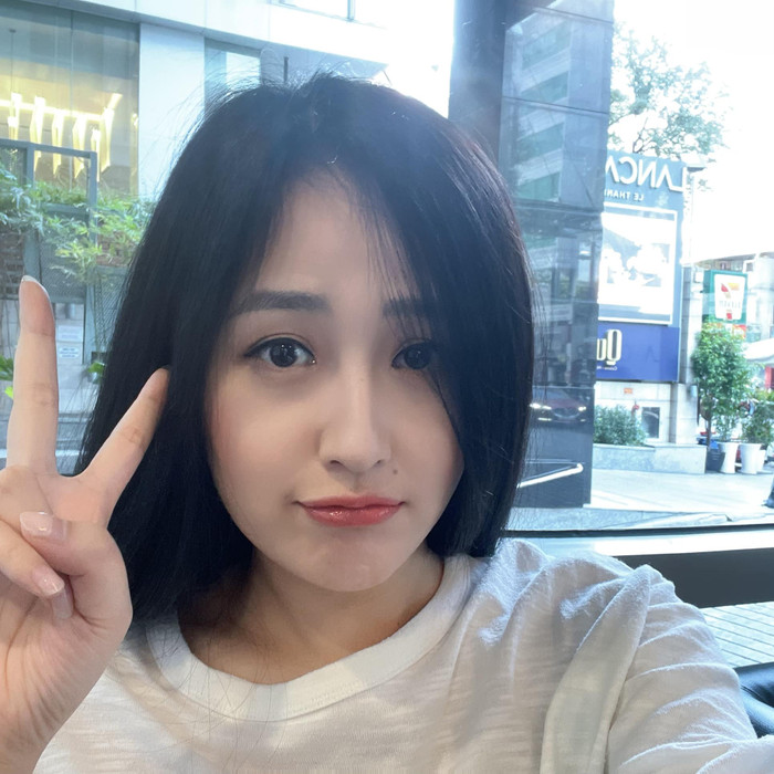 Mai Phương Thúy được nhiều người nhận xét trẻ đẹp ở tuổi 35.