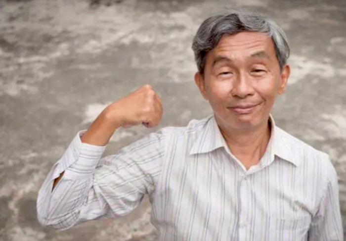 Cụ ông 68 tuổi bị chỉ trích vì tuyển vợ khắt khe, không được tiêu tiền, nghe lời chồng tuyệt đối Ảnh 1