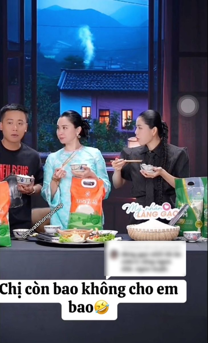 Sự kết hợp ăn ý giữa Hằng Du Mục và Quang Linh Vlogs trong livestream liên tục ghi điểm trong mắt người tiêu dùng.