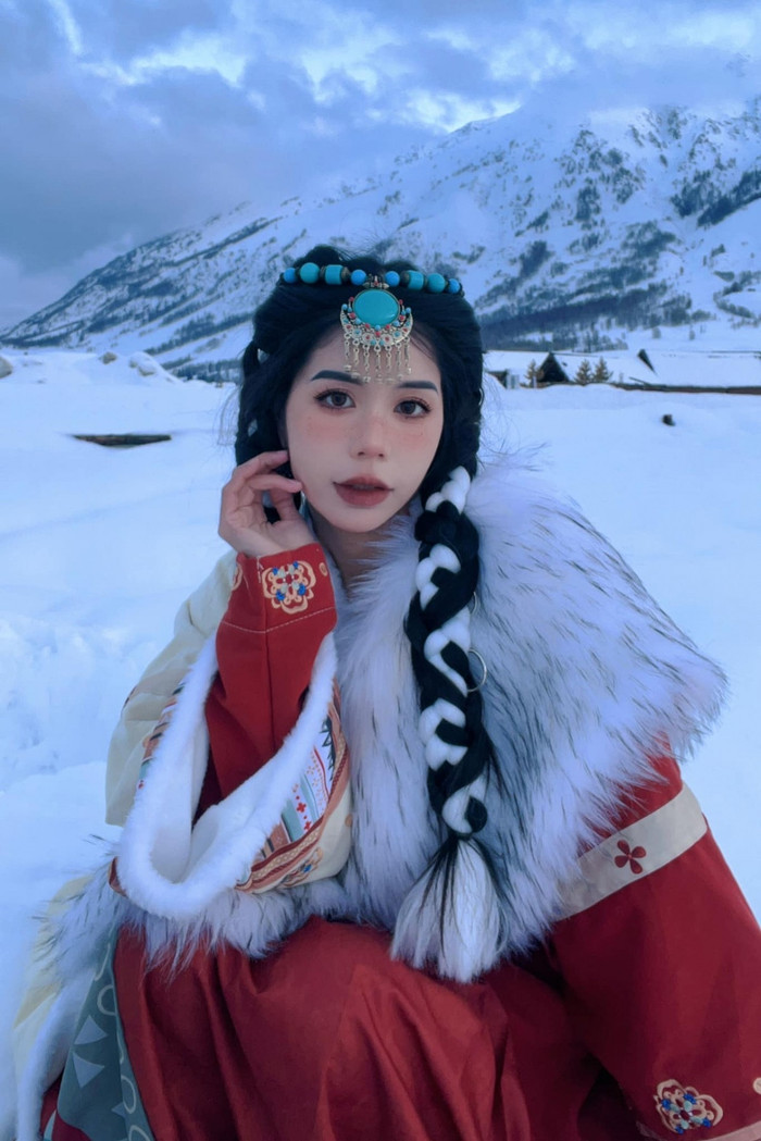 Hằng Du Mục là TikToker có tiếng với 3,4 triệu người theo dõi.