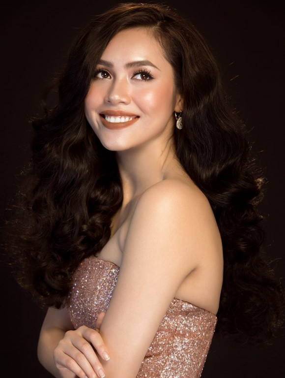 So với hoa hậu Ngọc Hân thì á hậu Vũ Hoàng My nhỉnh hơn về sắc vóc lẫn kỹ năng trình diễn. Với danh hiệu á hậu 1 Hoa hậu Việt Nam 2010, Vũ Hoàng My từng có cơ hội đại diện nhan sắc Việt tại Miss World và Miss Universe. 