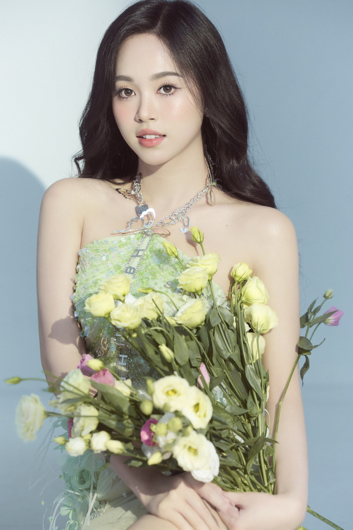 Xét cả một hành trình tại Hoa hậu Việt Nam 2022, Trịnh Thùy Linh là cái tên gây được sự chú ý hơn cả Huỳnh Thị Thanh Thủy. Việc trục trặc ở phần thi ứng xử khiến cô ngậm ngùi ở danh hiệu á hậu 1. Nhan sắc ngọt ngào, trong trẻo của Trịnh Thùy Linh khiến nhiều người đắm đuối. 