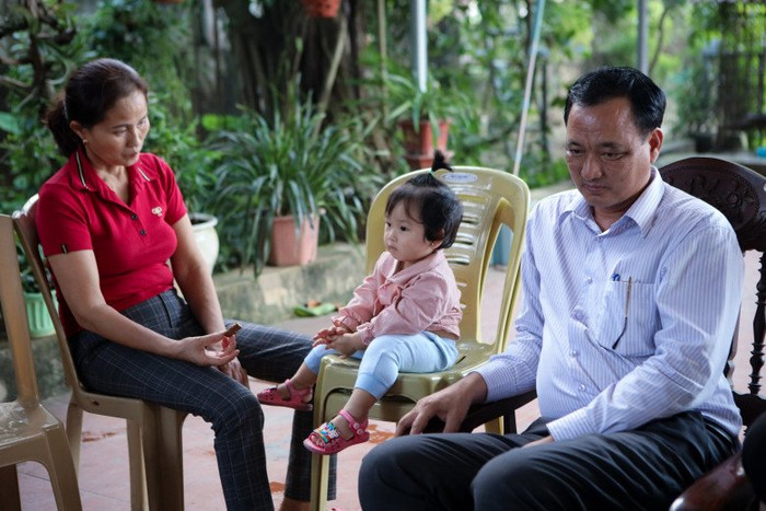 Mẹ ruột Đỗ Thị Hà cũng ưa thích những trang phục đơn giản, mang tính ứng dụng cao như áo polo, quần tây.