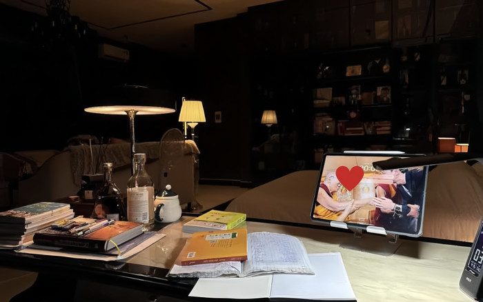 Ngoài việc chia sẻ tấm hình này, Quốc Trường còn hào hứng nói thêm: 'Lấy động lực học nào'. Ảnh: FBNV