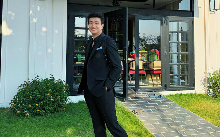 Quốc Trường thoải mái tận hưởng cuộc sống độc thân sang chảnh, giàu có. Ảnh: FBNV