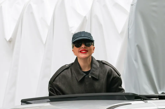 Lady Gaga bị bắt gặp xuất hiện tại Pháp.