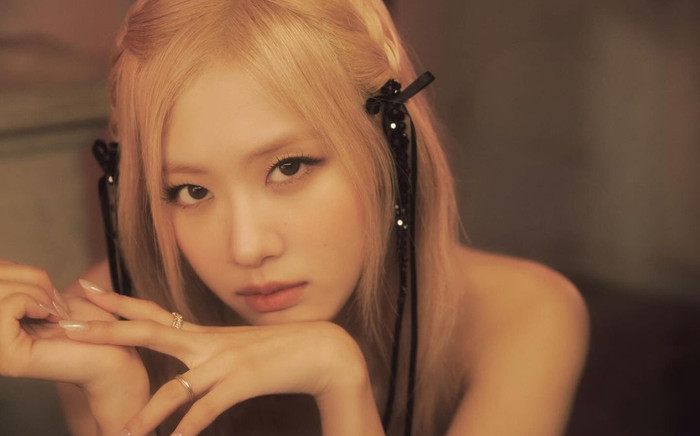 Hoạt động đầu tiên của Rosé sau khi gia nhập công ty mới Ảnh 2