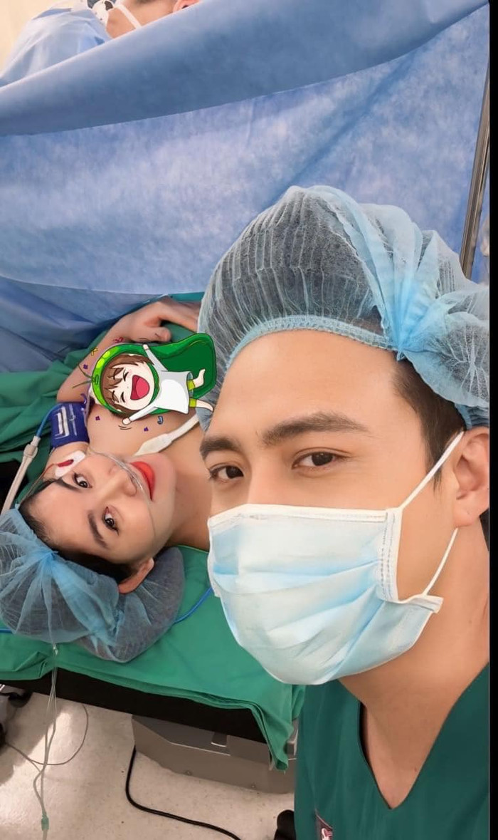 Thanh Duy túc trực trong thời gian Kha Ly sinh con. 