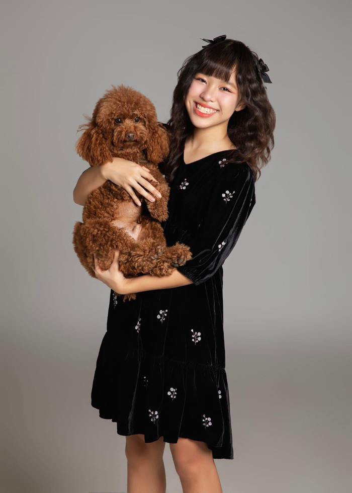 Con gái Việt Hương với nụ cười tỏa nắng.