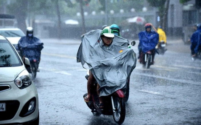 Bão số 2 suy yếu thành áp thấp nhiệt đới, các tỉnh miền Bắc hứng mưa lớn Ảnh 2