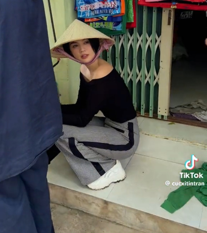 Diện mạo khác lạ của Ngọc Trinh gây chú ý.