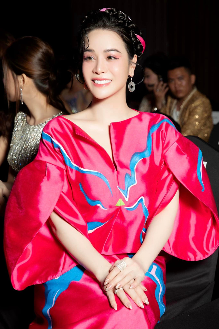 Nhật Kim Anh ngày một nhuận sắc, thành công trong sự nghiệp.