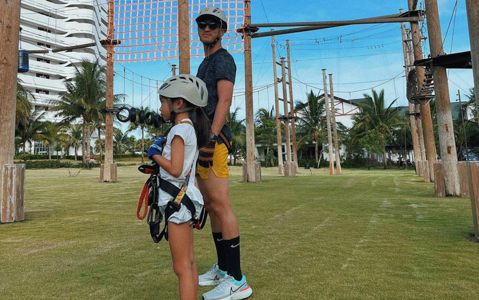 Tăng Thanh Hà thể hiện niềm vui khi chứng kiến chồng đích thân vui chơi, dạy dỗ con gái trong những hoạt động ngoài đời. Ảnh: Instagram hatangthanh