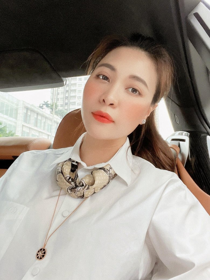 Sau khi kết hôn với Cường Đô La, Đàm Thu Trang thay đổi nhiều về nhan sắc khi cô vướng nghi vấn 'can thiệp dao kéo'.