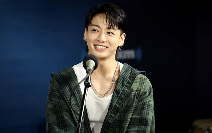 JungKook lập nên lịch sử cho nghệ sĩ solo Kpop dù đang nhập ngũ Ảnh 2