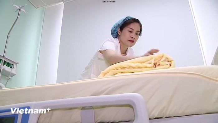 Chiếc chăn Tổng Bí thư dùng khi ở bệnh viện. (Ảnh: PV/Vietnam+)