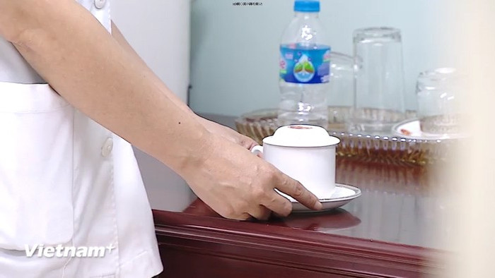 Tổng Bí Thư Nguyễn Phú Trọng có thói quen uống trà vào buổi sáng. (Ảnh: PV/Vietnam+)