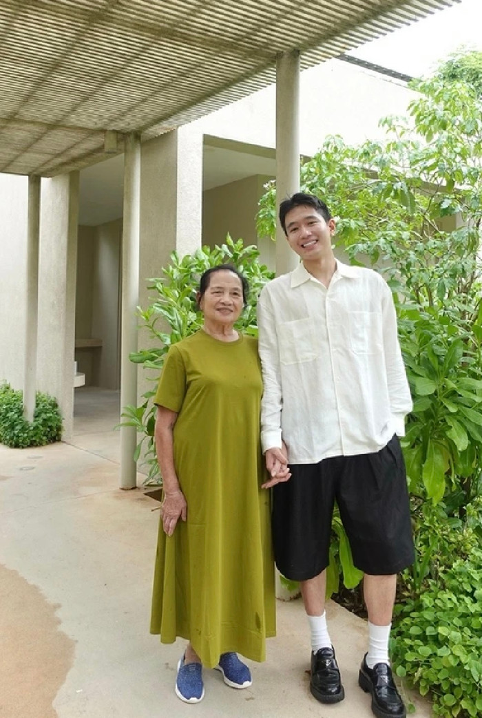 Xúc động cụ bà 81 tuổi cùng hành trình chống lại căn bệnh ung thư bất ngờ Ảnh 1