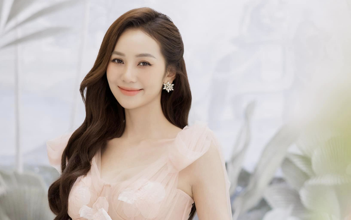 Hoàng Kim Chi ưa chuộng phong cách dịu dàng, nữ tính. Ảnh: FBNV