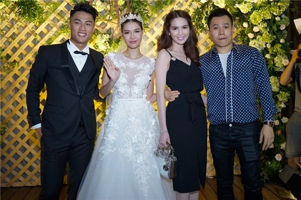 Kỳ Hân - bà xã của cầu thủ đình đám Mạc Hồng Quân cũng là một trong những 'gà cưng' của Vũ Khắc Tiệp. Cô có lẽ là một trong những chân dài hiếm hoi vẫn giữ được mối quan hệ tốt đẹp với ông bầu này sau khi kết hôn. Tuy nhiên, từ khi có con và rút lui hoàn toàn khỏi giới showbiz, khán giả cũng không còn bắt gặp Vũ Khắc Tiệp và Kỳ Hân chung khung hình dù từng rất thân thiết.