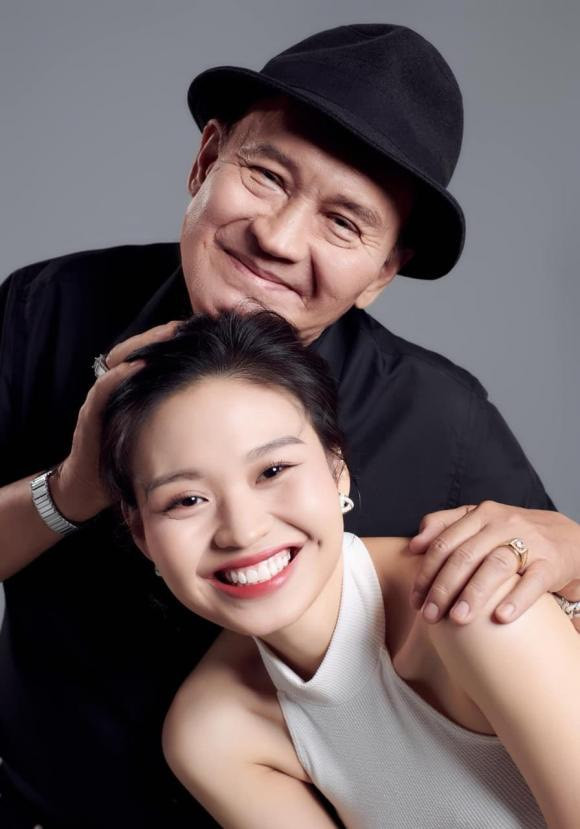 Duy Phương cùng con gái Lê Lộc.