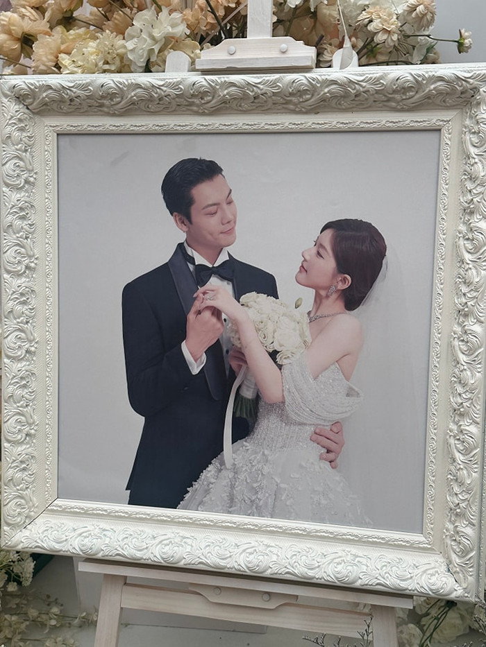 Triệu Lộ Tư thông báo kết hôn cùng 'bạn trai' hơn 13 tuổi Ảnh 2