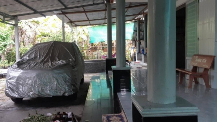 Chiếc ô tô mà bố Ánh Viên mua nhờ thu nhập từ vườn sầu riêng