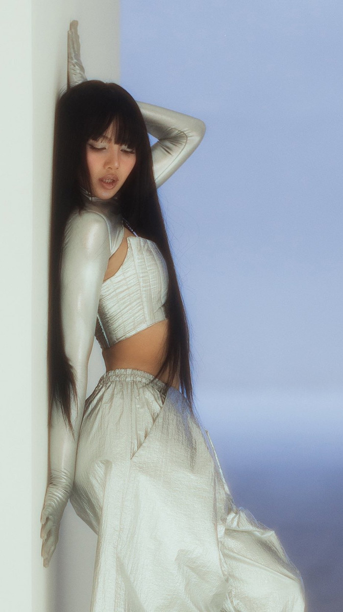 Giữa ồn ào, Lisa chính thức phá kỷ lục của Jisoo Ảnh 1