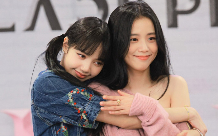 Giữa ồn ào, Lisa chính thức phá kỷ lục của Jisoo Ảnh 2